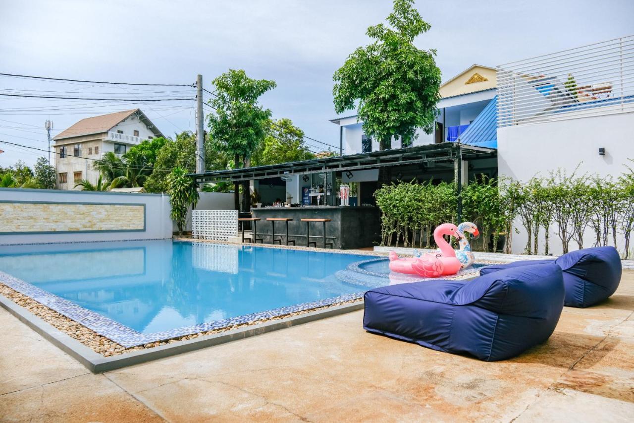 Queentown Hostel Siem Reap Exteriör bild